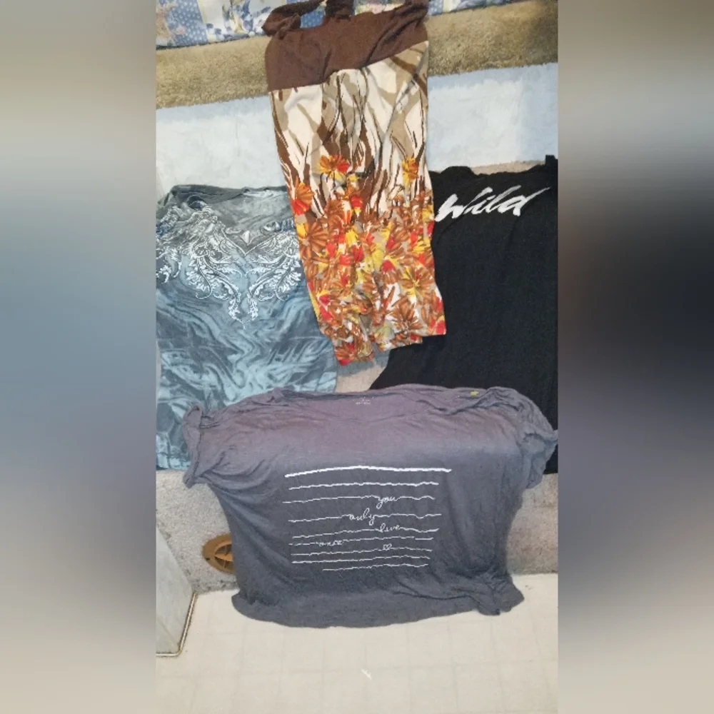 Clothes - Picture 2 of 16